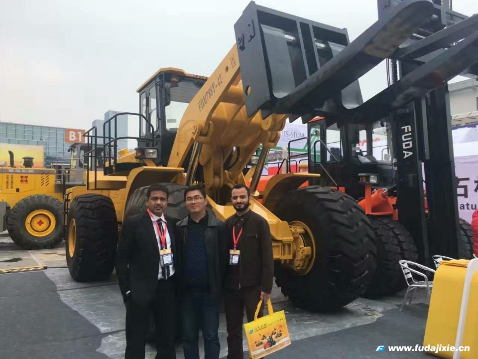 2017�����Ű���Ϸ���������վ(China)�ٷ���վչ